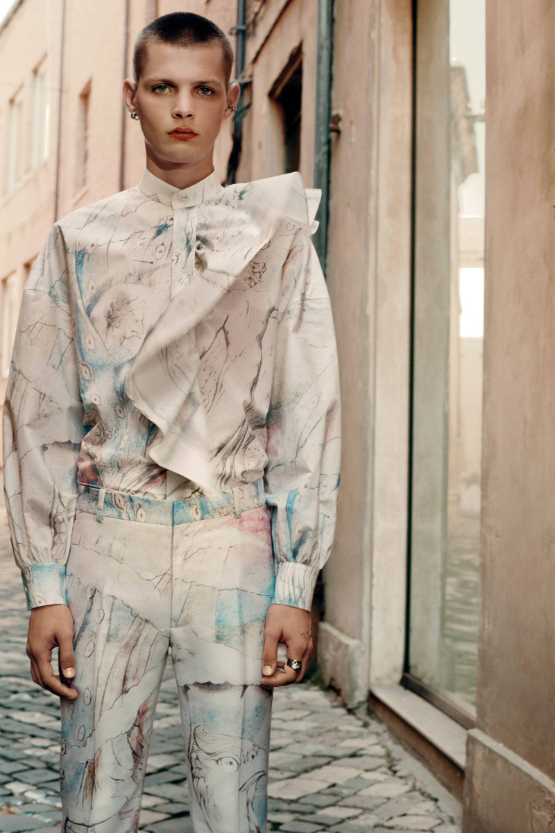 Alexander McQueen Menswear SS22 image-11