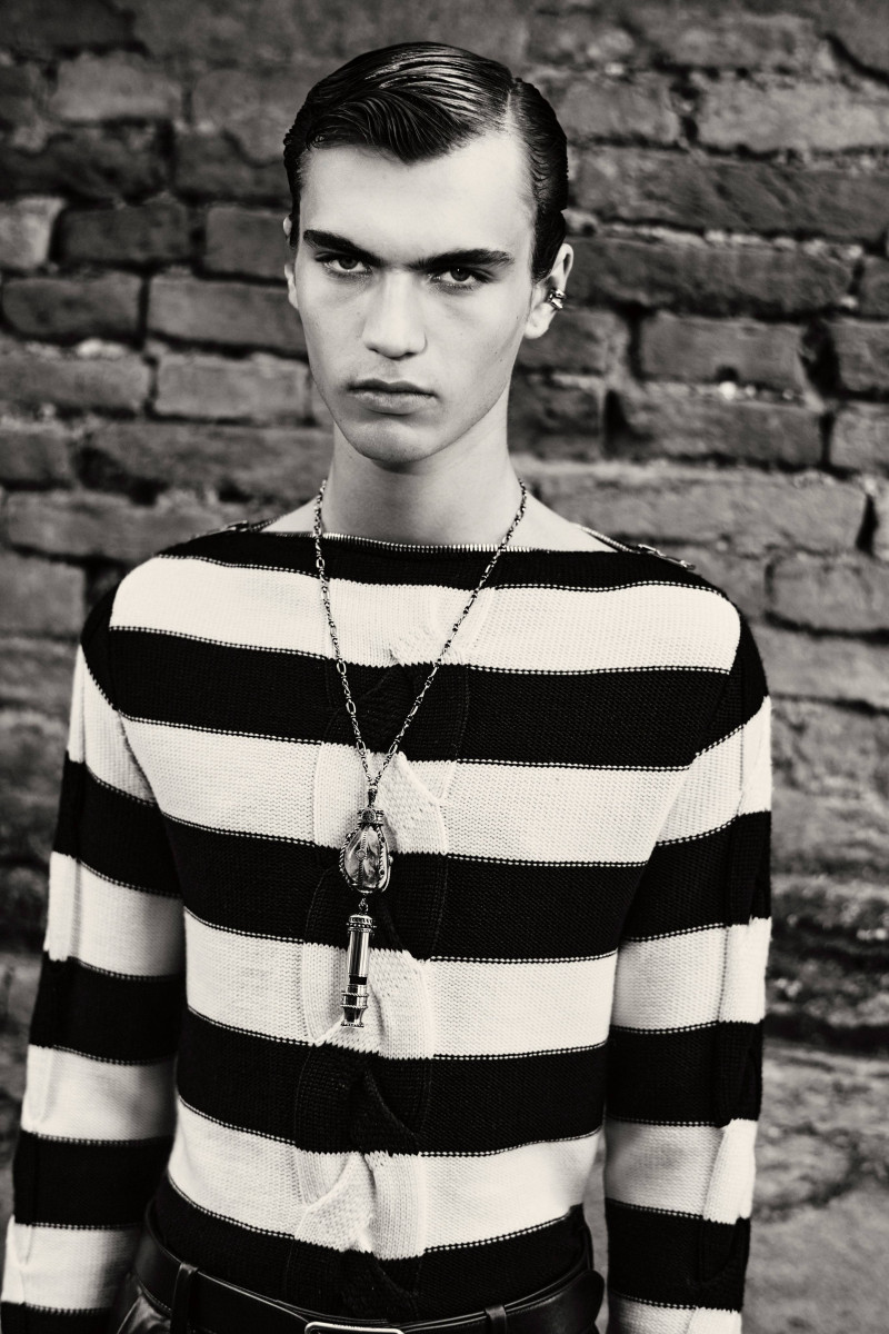 Alexander McQueen Menswear SS22 image-5