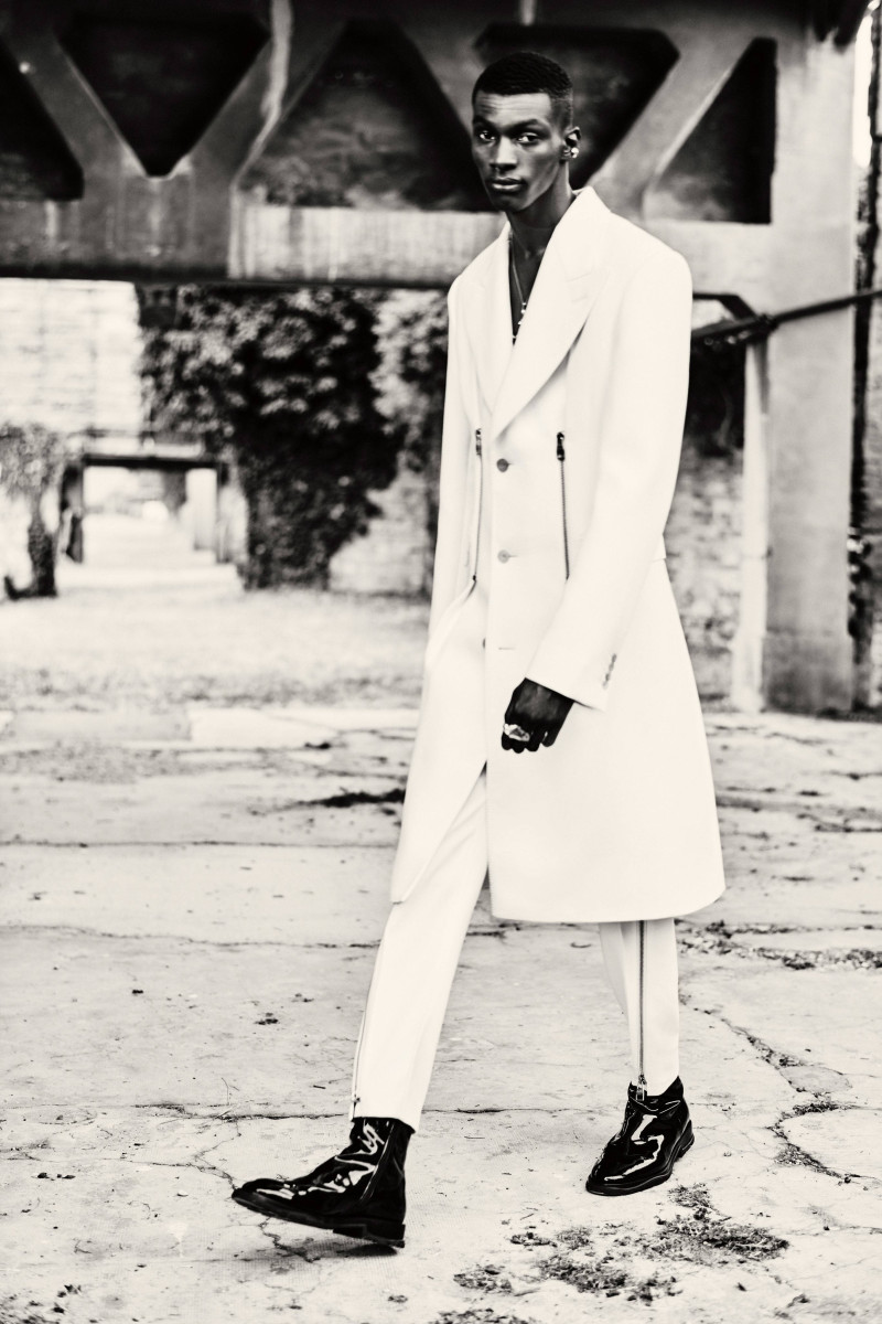 Alexander McQueen Menswear SS22 image-4