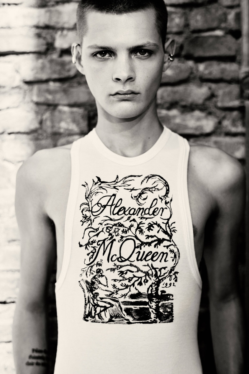 Alexander McQueen Menswear SS22 image-2