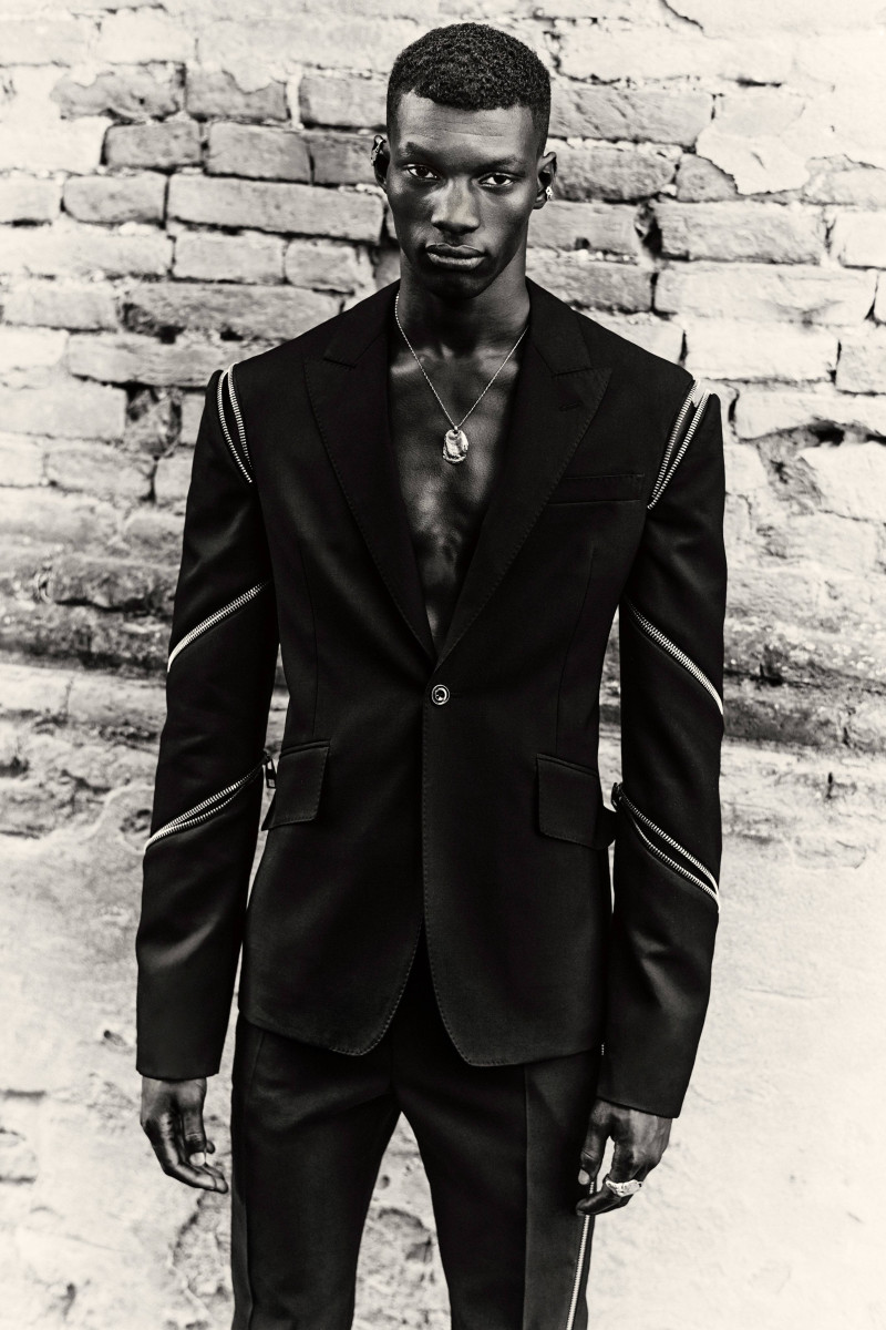 Alexander McQueen Menswear SS22 image-8