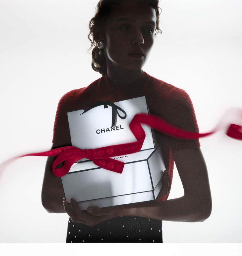 Chanel Beauty image-1