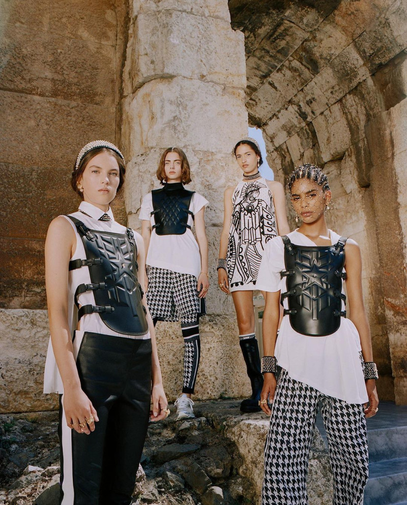 Dior Cruise 2022 image-4