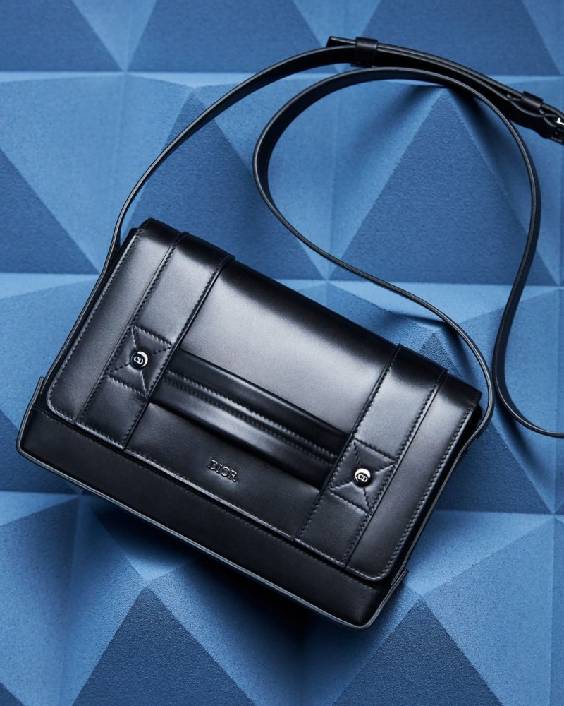 Dior W21 image-1