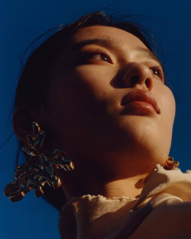 Elle Japan April 19 image-3