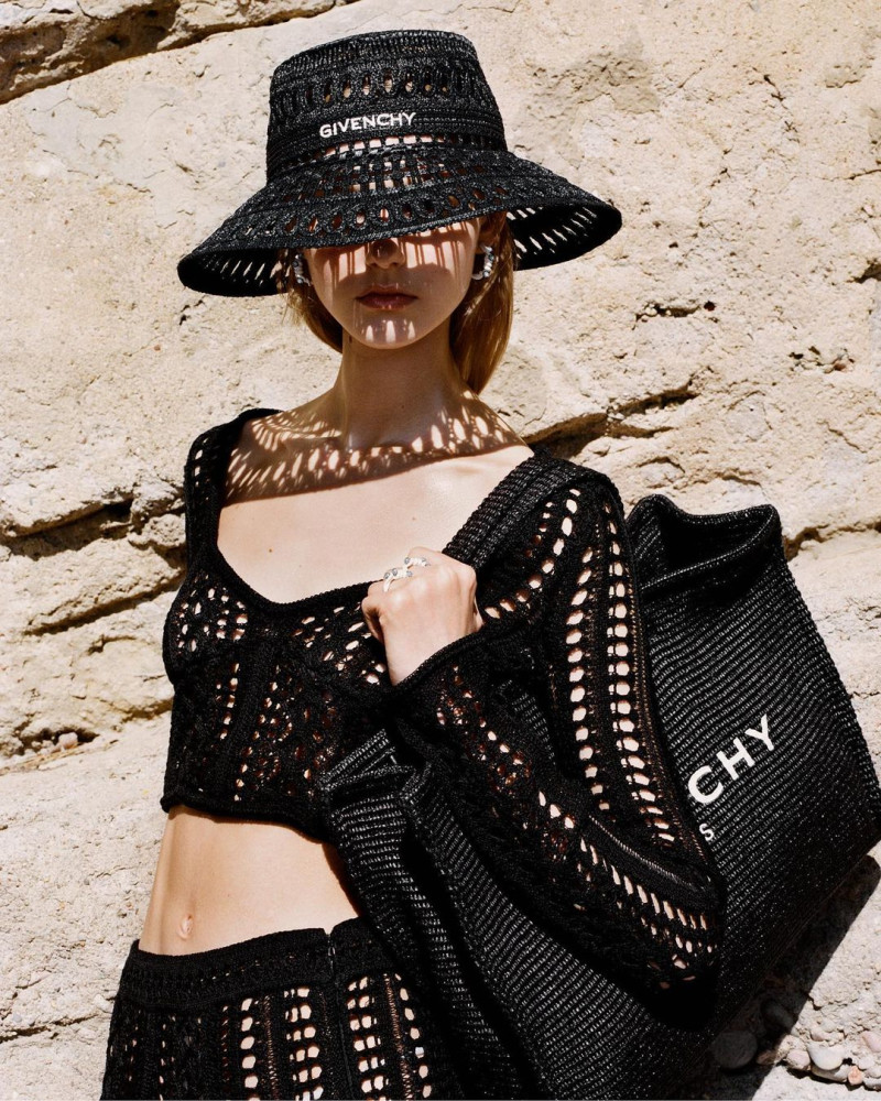Givenchy Plage image-0