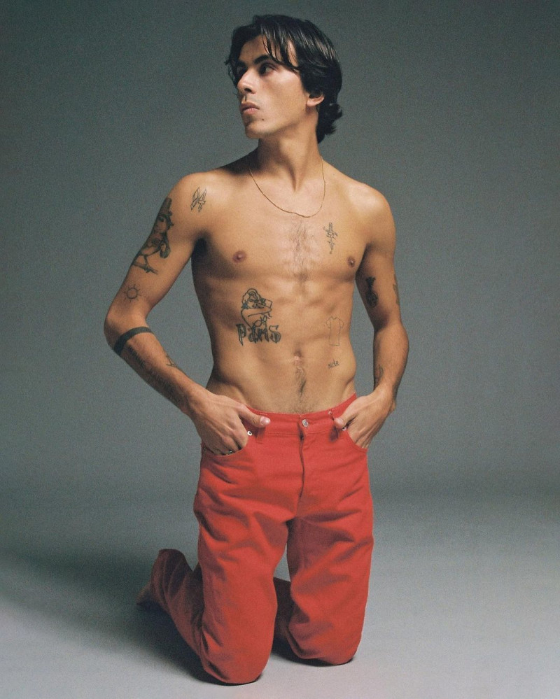 i-D Dec21 image-4