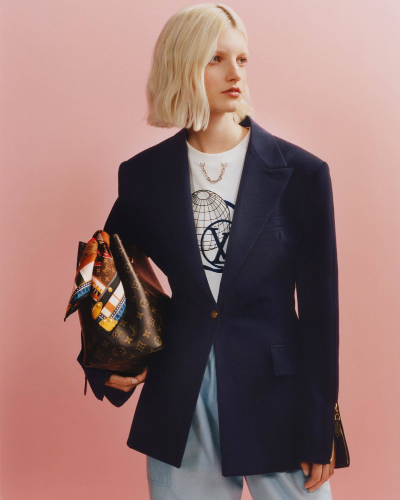 Louis Vuitton, Le Carré de Soie, 22 image-0