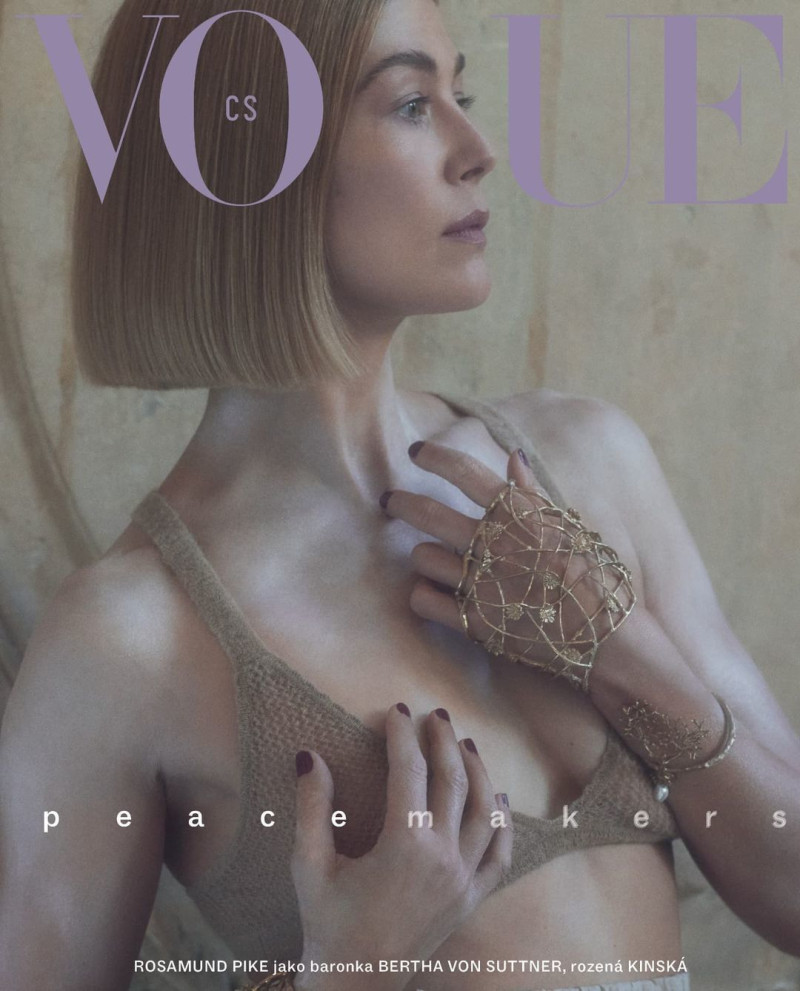 Vogue CS Dec 21 image-8