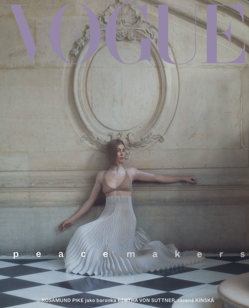 Vogue CS Dec 21 image-0