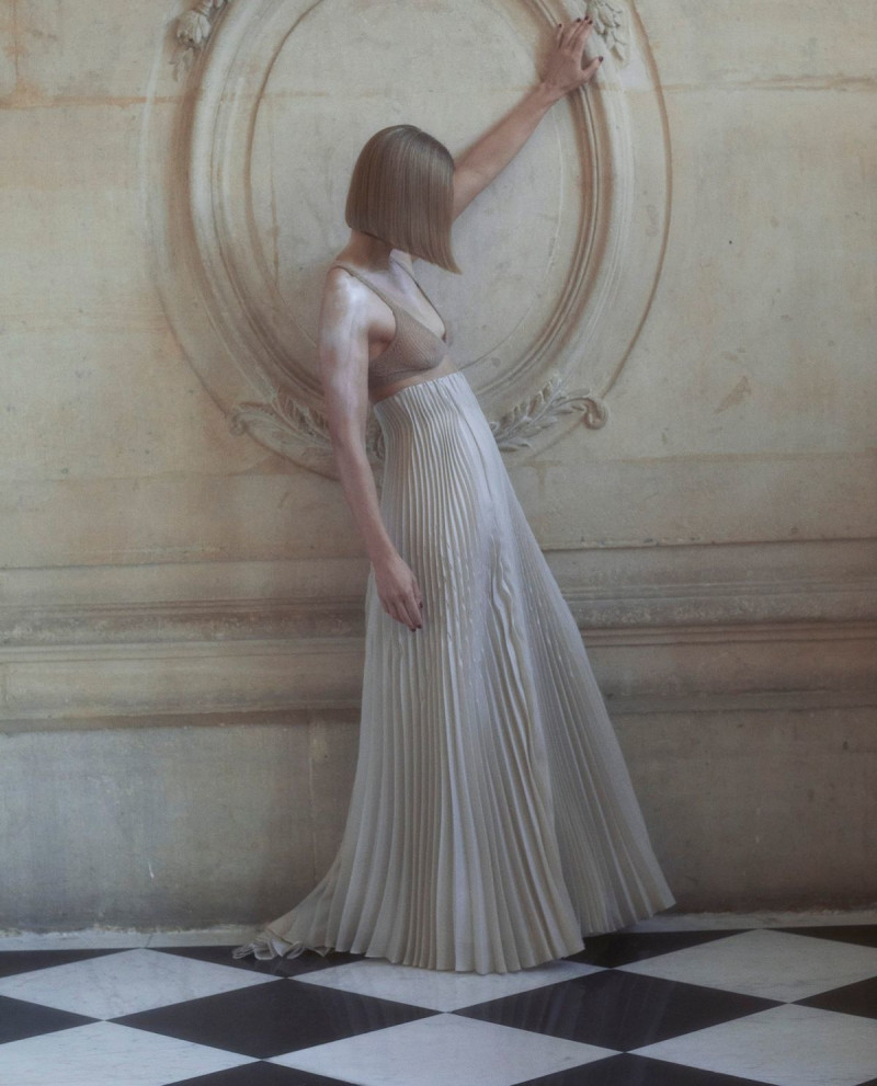 Vogue CS Dec 21 image-4