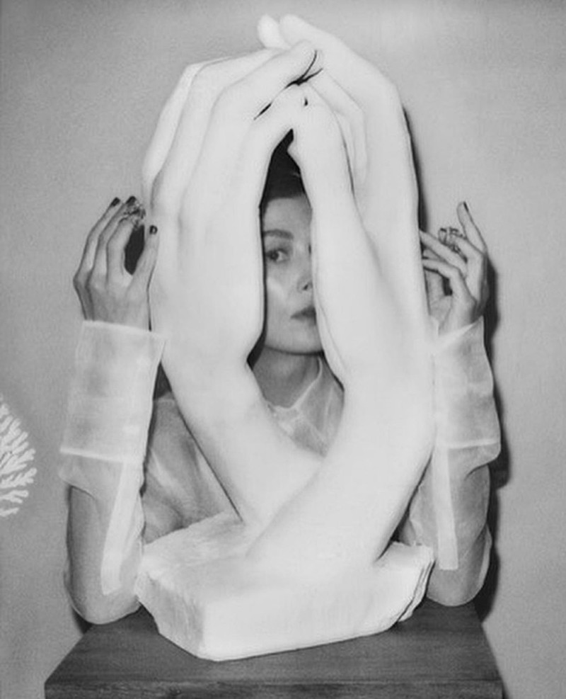 Vogue CS Dec 21 image-9